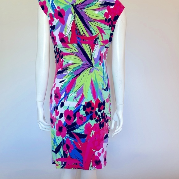 JONES & CO size 12 women’s dress. Like new condition. Stretch quality material - Picture 5 of 10